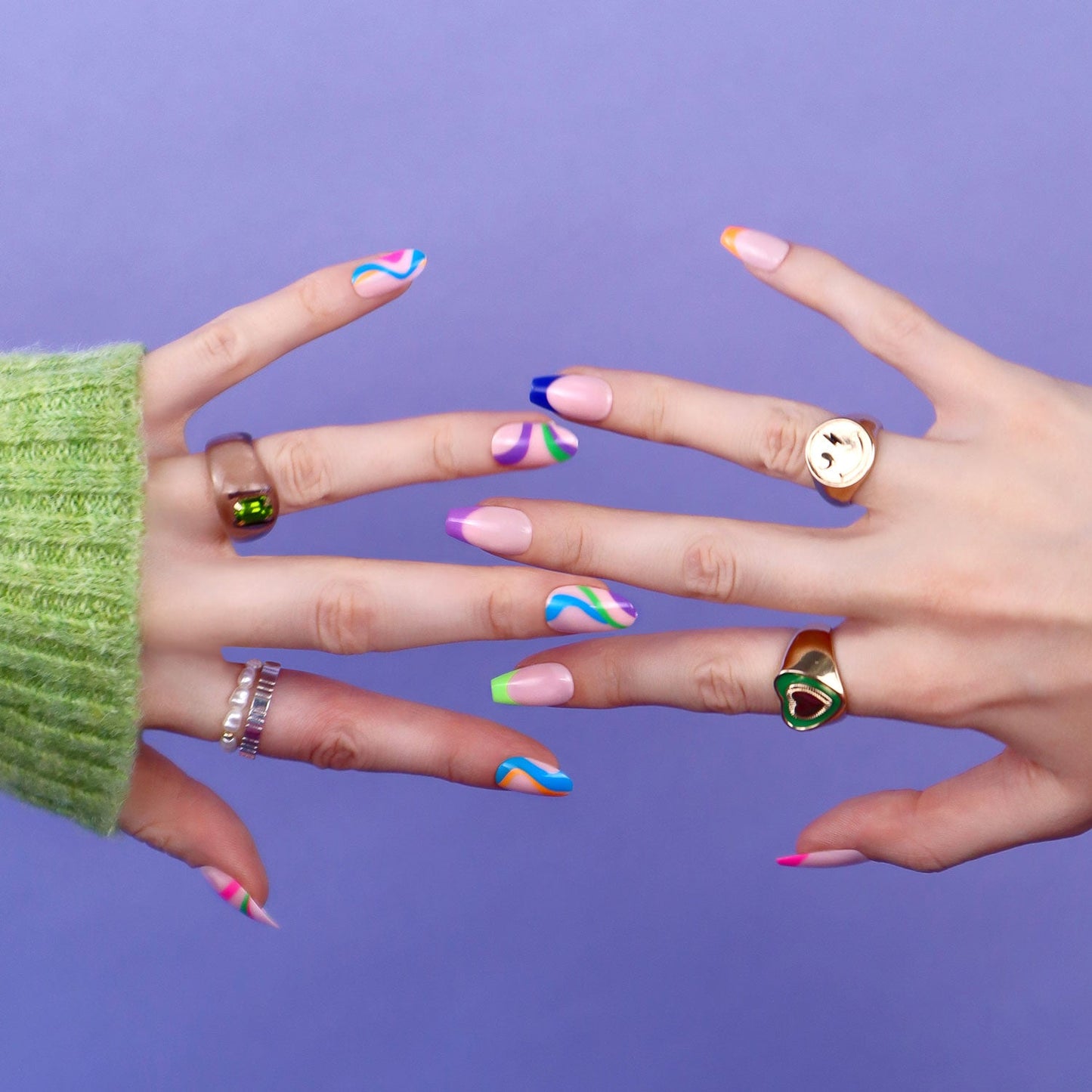 Lottie stay press'd - swirls on swirls 30 Press on False Nails